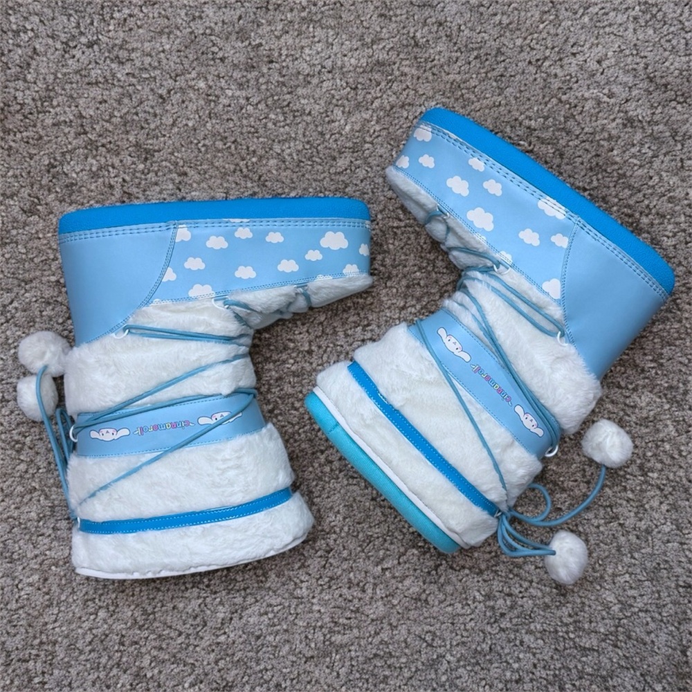 Sanrio YRU Cinnamoroll Blue and White Cloud Booties - Picture 2 of 5